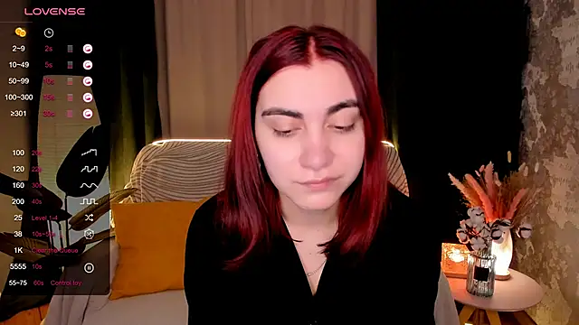 hannacheekss  online show from November 25, 2:03 am