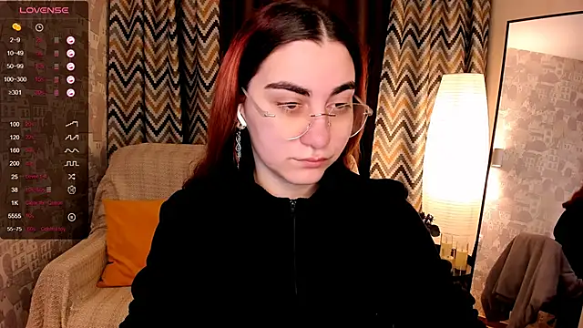 hannacheekss  online show from November 7, 2:28 am