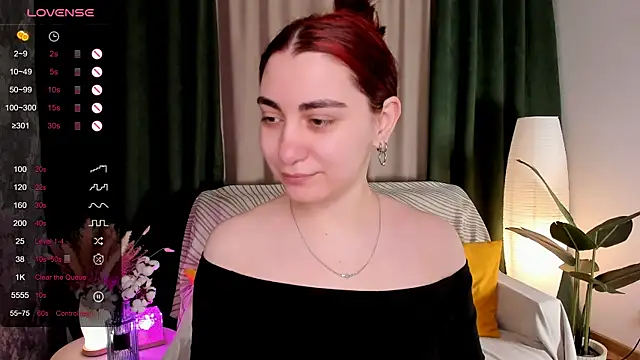 hannacheekss  online show from April 21, 2:51 am