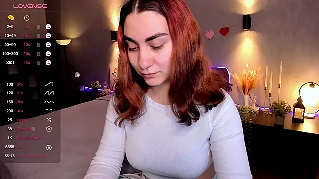Snapshot of hannacheekss_ chatting on October 7, 2:16 am hannacheekss online show from October 7, 2:16 am