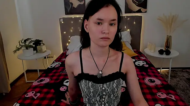 Emily Strikeee online show from June 10, 2:22 am