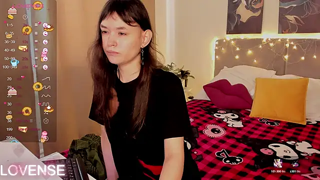 Emily Strikeee online show from February 26, 4:33 am