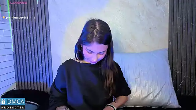 Snapshot of SolBeaumont1 chatting on October 15, 7:38 pm SolBeaumont1 online show from October 15, 7:38 pm