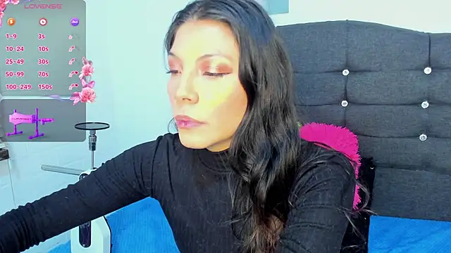 Selenakyle92  online show from June 16, 8:21 pm
