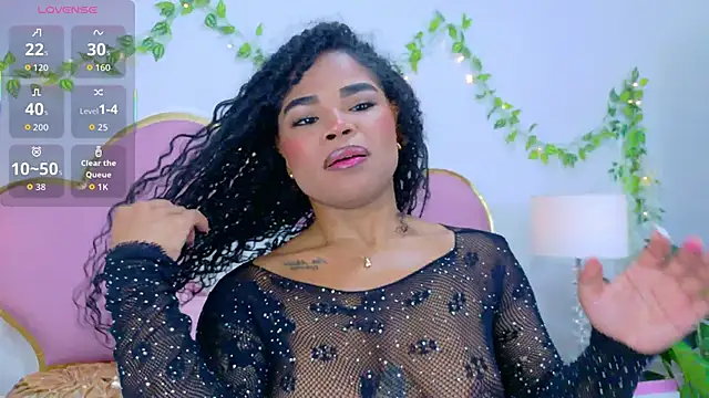 NahiaraReina online show from November 5, 1:27 pm