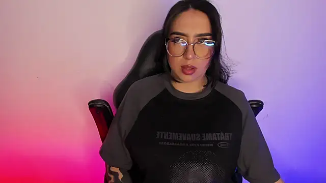 Snapshot of AnnikaMerliahh_ chatting on October 14, 4:15 am AnnikaMerliahh online show from October 14, 4:15 am