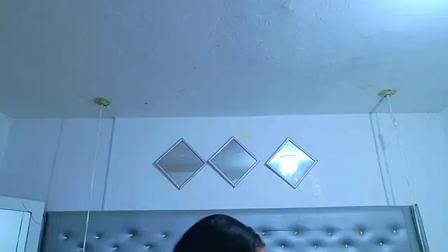 EileenBenzon online show from April 27, 1:41 pm