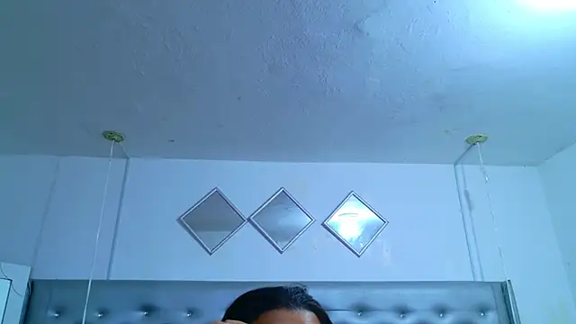 EileenBenzon online show from April 28, 3:43 am