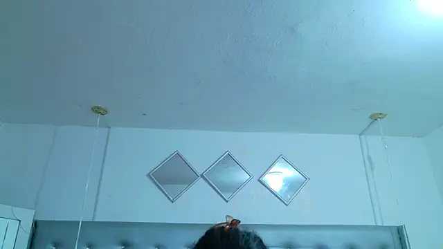 EileenBenzon online show from April 24, 3:04 pm