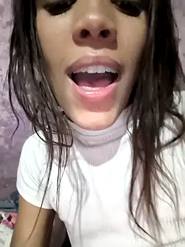 Snapshot of Cositarica_69 chatting on October 19, 8:27 am Cositarica 69 online show from October 19, 8:27 am