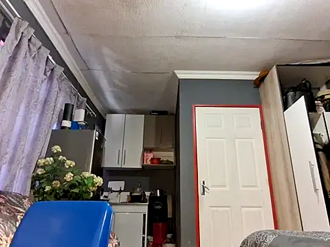 EbonyRose9 online show from February 4, 7:00 am