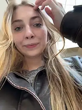 Sunny   Bunny online show from April 27, 2:36 pm