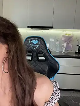 CurlyLara online show from April 26, 1:42 pm