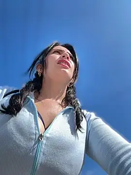 Alysson-- online show from April 27, 1:52 pm