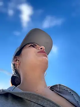 Alysson-- online show from April 22, 1:41 pm