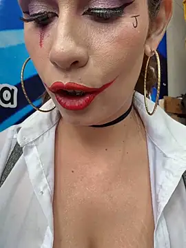 Alysson-- online show from October 31, 3:27 pm