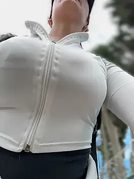 Alysson-- online show from April 11, 1:59 pm