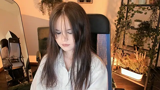 Elainebeness online show from April 27, 4:04 pm