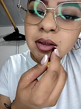 Sexxxy Lau online show from April 18, 2:36 am