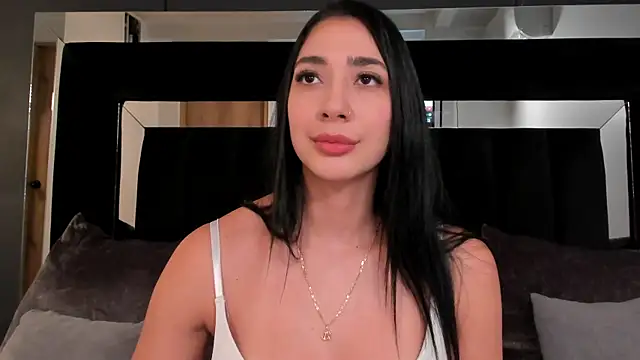 Snapshot of julieta_jewel chatting on September 21, 2:05 pm julieta jewel online show from September 21, 2:05 pm