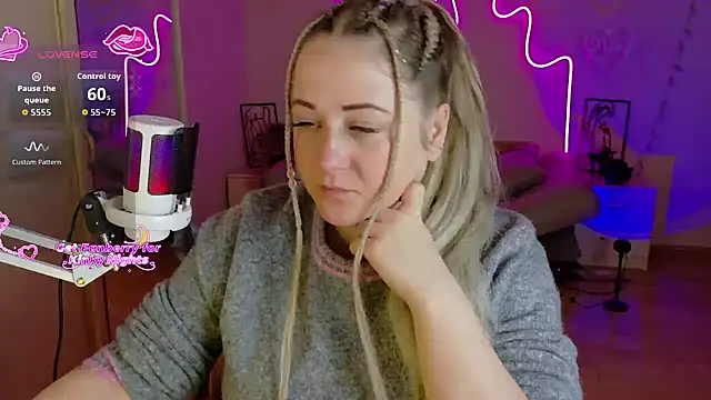 LizzyShine online show from December 21, 4:55 pm