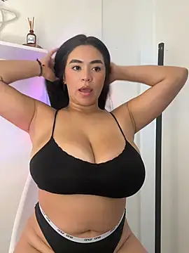 kristynmassey online show from April 21, 8:16 pm