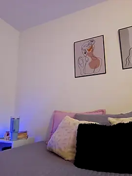 VictoriaEvaans  online show from October 7, 10:25 pm