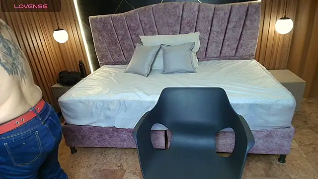 NatashaMason  online show from April 24, 9:06 pm