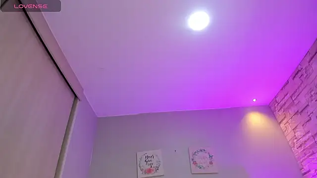 nicole  parker1 online show from April 22, 3:09 pm