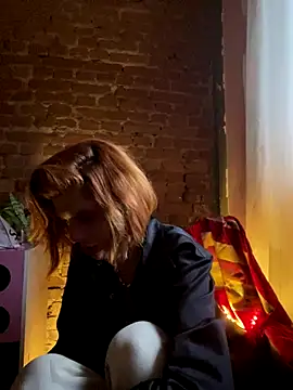 spacegirlll online show from January 5, 9:40 pm