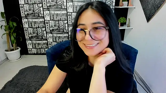 ChloeTurner  online show from December 2, 7:05 pm