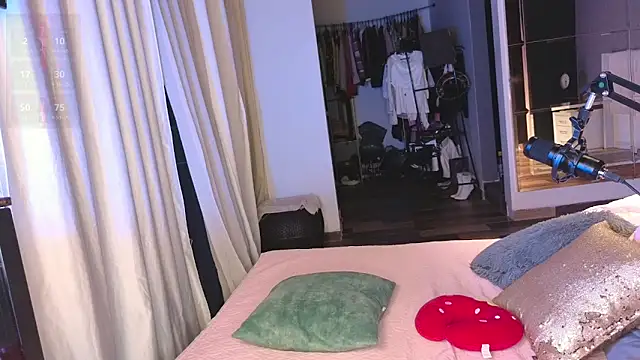 greyslopez online show from November 5, 10:48 pm