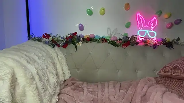 mollywilde online show from April 1, 1:41 pm