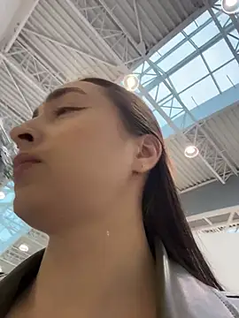 Holly Play online show from April 25, 11:46 am