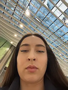 Holly Play online show from January 16, 11:50 am