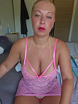 Chaudesquirt online show from July 16, 9:14 am