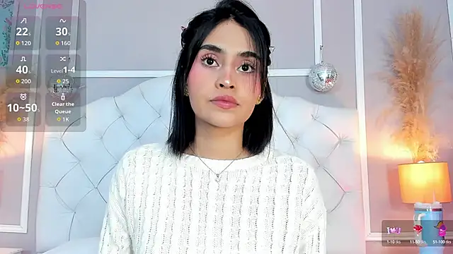 Snapshot of serena_jeyms chatting on October 6, 8:13 pm serena jeyms online show from October 6, 8:13 pm
