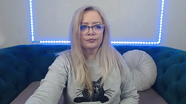 IvanaCharm online show from April 28, 3:32 am