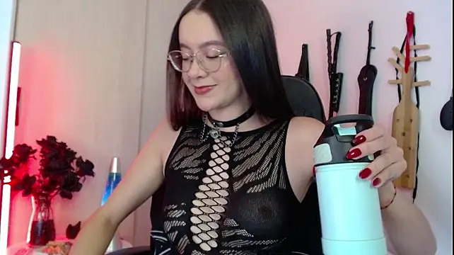 Alisson Beckett online show from April 9, 8:14 pm