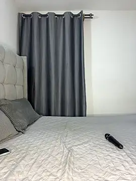 prettiepearl online show from April 23, 9:39 pm