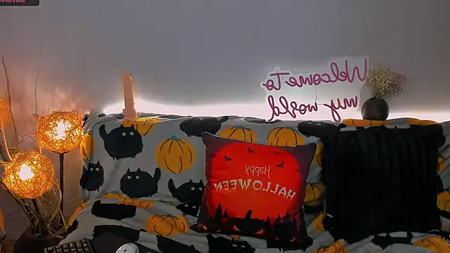 Snapshot of sindy_chiks1 chatting on October 16, 11:51 pm sindy chiks1 online show from October 16, 11:51 pm