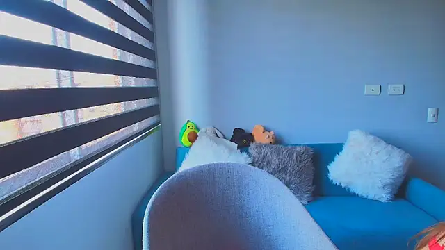 Lauri  fit online show from December 22, 8:23 pm