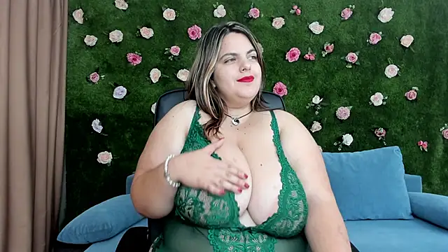 Snapshot of Huge_Titties_ chatting on September 27, 7:21 pm Huge Titties online show from September 27, 7:21 pm