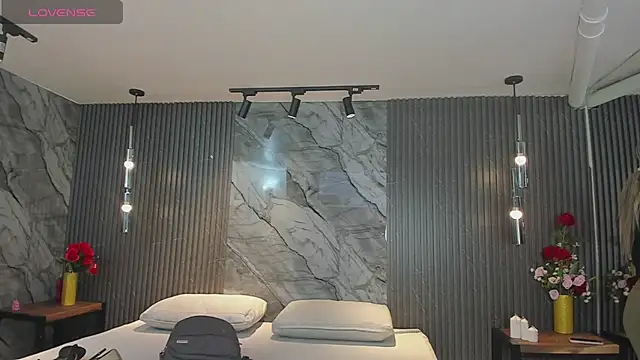 julietha taylor online show from March 25, 1:44 am