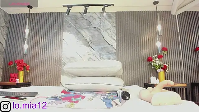 julietha taylor online show from April 6, 5:41 am