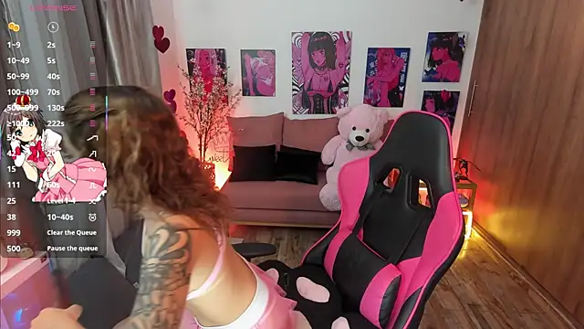 annieesweett online show from April 24, 8:55 pm