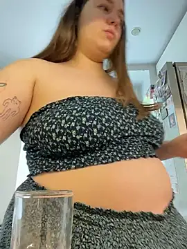 SuzieMurray online show from June 21, 9:35 am