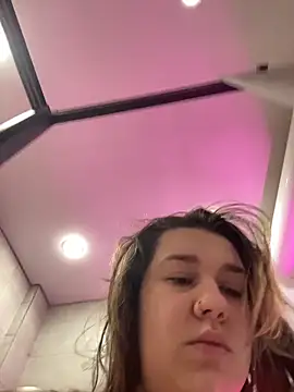 SuzieMurray online show from April 23, 8:11 am