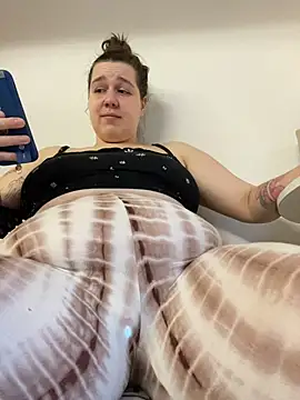 SuzieMurray online show from December 2, 12:29 pm