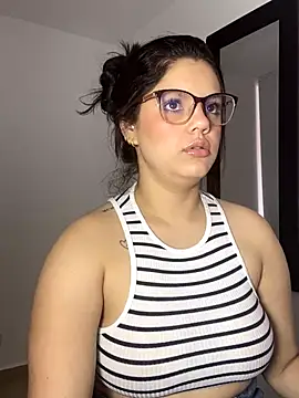 kimberlyhills1 online show from October 20, 7:50 pm